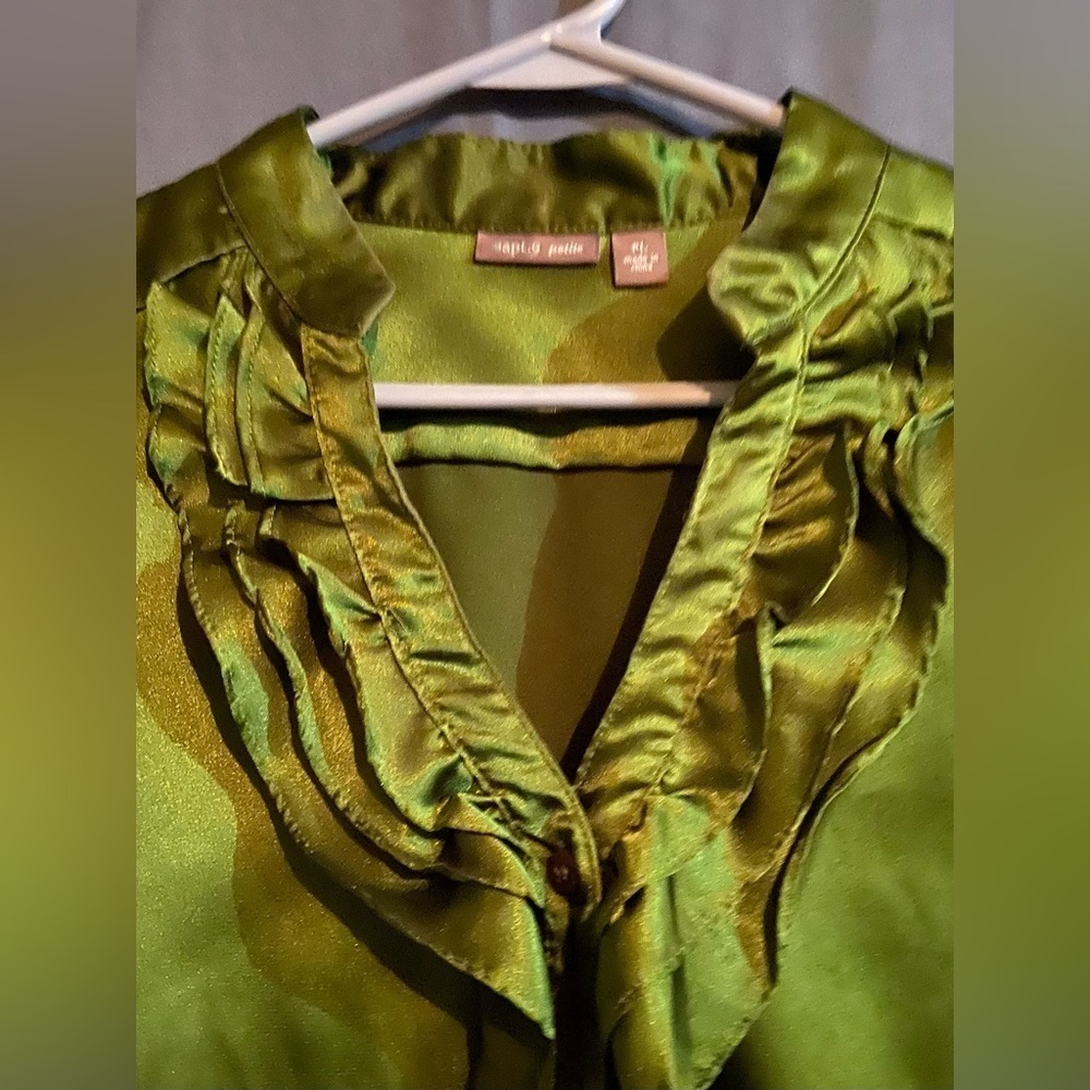 Vntg. Apt.9 Sz-LP Silky/Smooth Green Short Sleve Botton Blouse, Ruffles & Pleats
